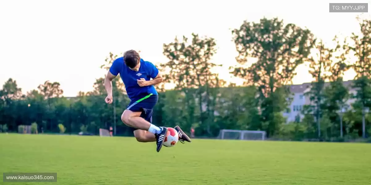 实时弹幕，边看边聊，做赛场最活跃的观众！💬🎉